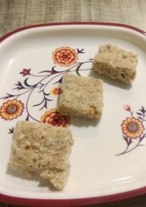 A picture of Peanut coconut barfi.