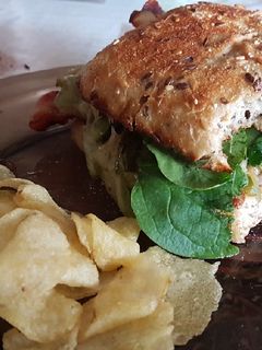 Una foto de Hamburguesa casera en pan de semillas