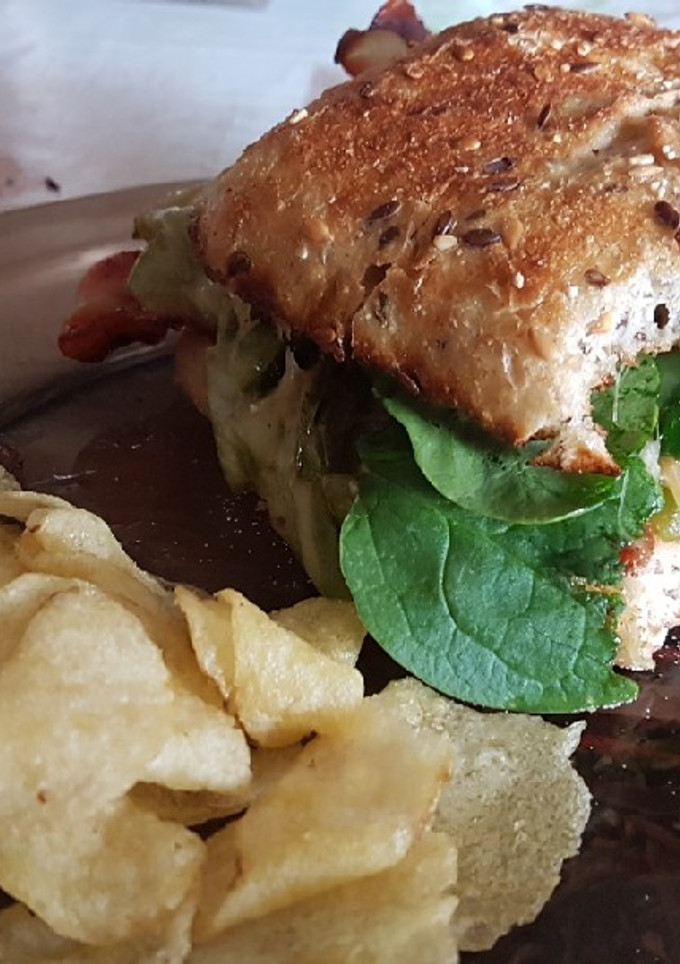 Una foto de Hamburguesa casera en pan de semillas