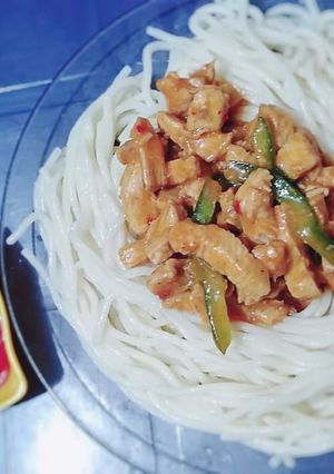 A picture of Chicken Chow mein😋.