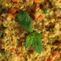 A picture of Vegetable Masala Oats.