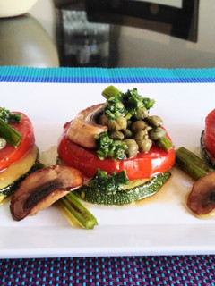 Una foto de Ensalada Navideña o caprese 👍🇵🇪