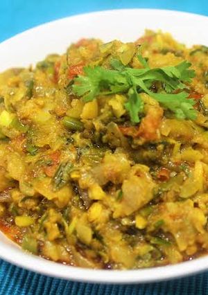 રીંગણા નો લીલો ઓળો રેસીપી મુખ્ય ફોટો