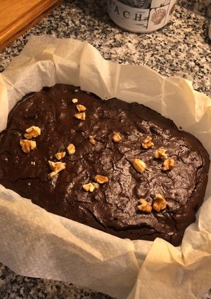 Una foto de Brownie de chocolate negro afrutado