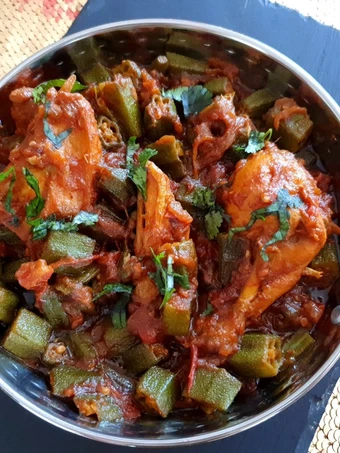 Easy Way Make Bhindi chicken which Delicious