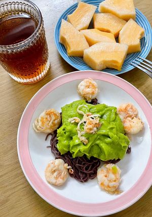 Hình của món Mì lứt tôm sốt bơ lạnh 🍤🥑🧄.