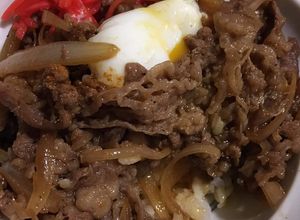 รูปของ ข้าวหน้าเนื้อ ติดมัน (Gyudon)
