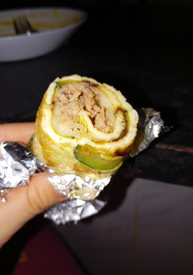 Una foto de Rollito relleno de atún con calabacín y queso