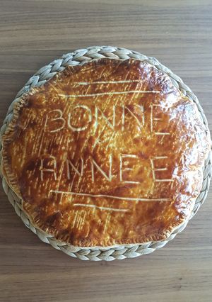 Une photo de Galette des rois à la vraie frangipane maison! Bonus à la fin 😋