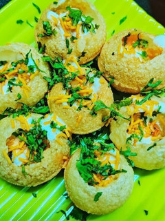 दहीं पूरी(dahi puri recipe in hindi) रेसिपी मुख्य फोटो