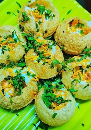 दहीं पूरी(dahi puri recipe in hindi) रेसिपी मुख्य फोटो