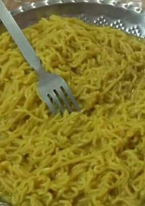 A picture of Boiled maggi.