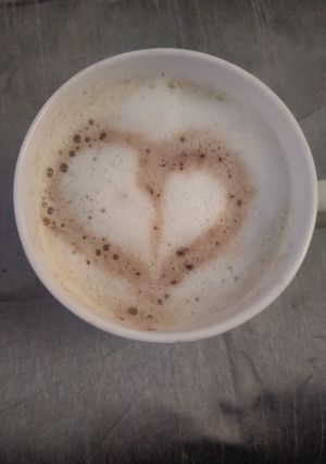 કેપેચીનો કોફી (Cappuccino Coffee Recipe In Gujarati) રેસીપી મુખ્ય ફોટો