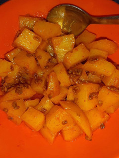 A picture of Aloo Methi.