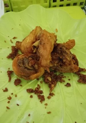 Foto resep Ayam goreng kopyok telur