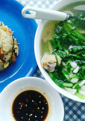 Hình của món Cơm gà nấm chung nồi.