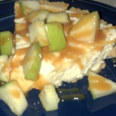 A picture of Easy no bake caramel apple cheesecake 🍏.