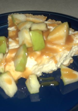 A picture of Easy no bake caramel apple cheesecake 🍏.