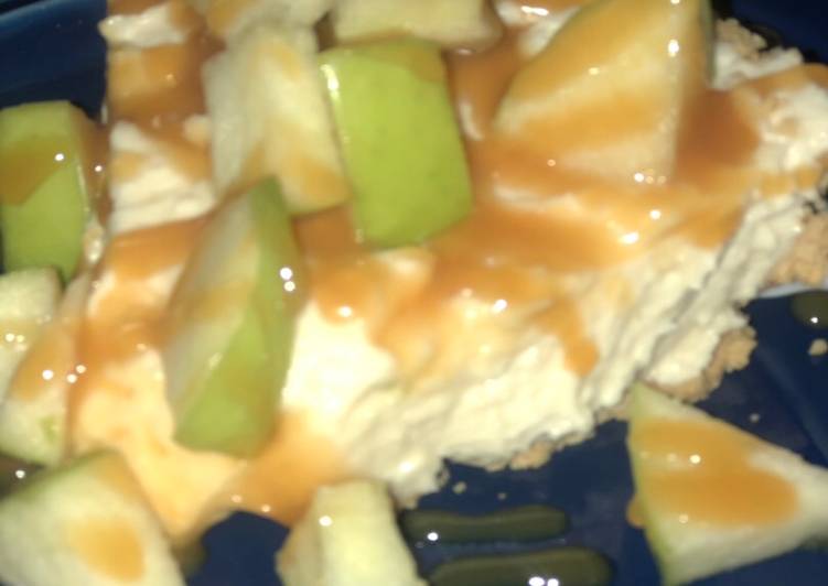 Easy no bake caramel apple cheesecake ๐