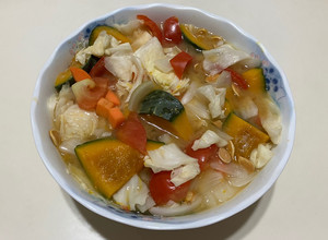 高麗菜南瓜🎃洋蔥🧅蕃茄🍅味噌湯（大同電鍋料理） 的食譜成品照片