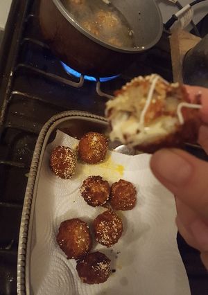 Una foto de Bombas de papa rallada