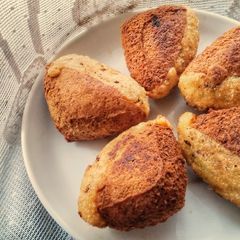 A picture of Aci Tahu / Fried Tapioca in Tofu.