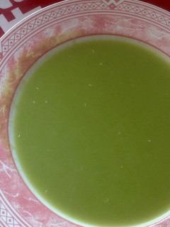Una foto de Sopa verde de col Pack choi con puerros