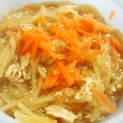 A picture of Hot n Sour Noodle soup🌶🍝🍲.