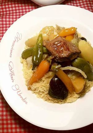 Una foto de Cuscus con ternera y verduras