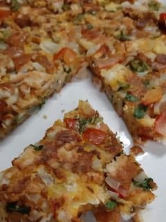 A picture of Omlate bread pizza😜😊.