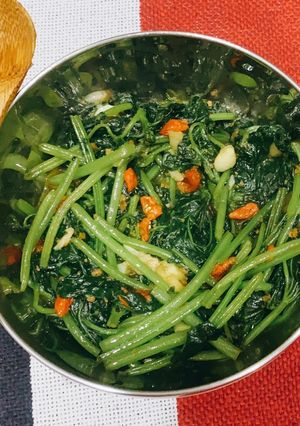 蒜炒枸杞地瓜葉 - 快煮鍋10分鐘料理 的食譜成品照片