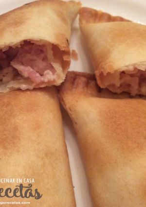 Una foto de Empanadillas de jamón y queso