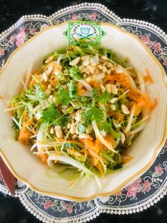 Hình của món Nộm rau mầm thuần chay.