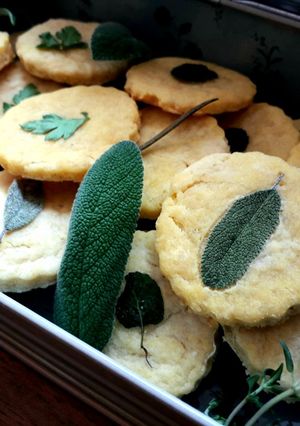 Foto di Biscotti salati al parmigiano ed erbette