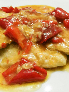 Una foto de Escalopes de ternera con pimientos