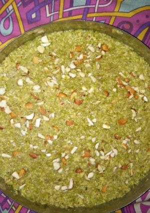 लौकी की बर्फी (Lauki Ki Barfi recipe in Hindi) रेसिपी मुख्य फोटो