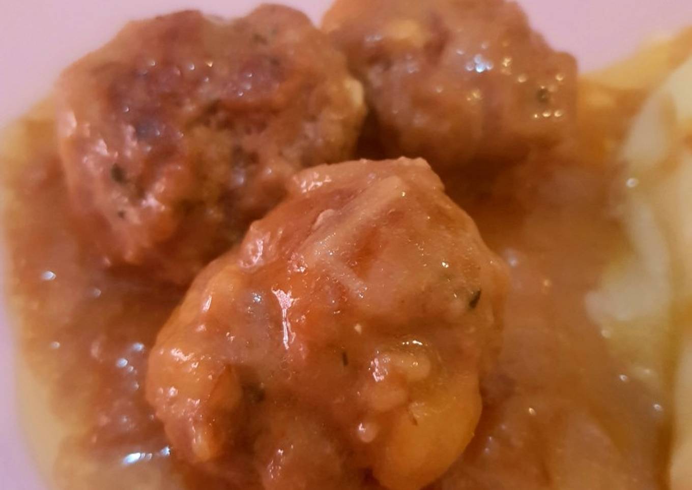 Albóndigas en salsa de cebolla