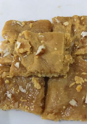 A picture of Besan Barfi.