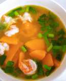 Canh bí đỏ nấu tôm