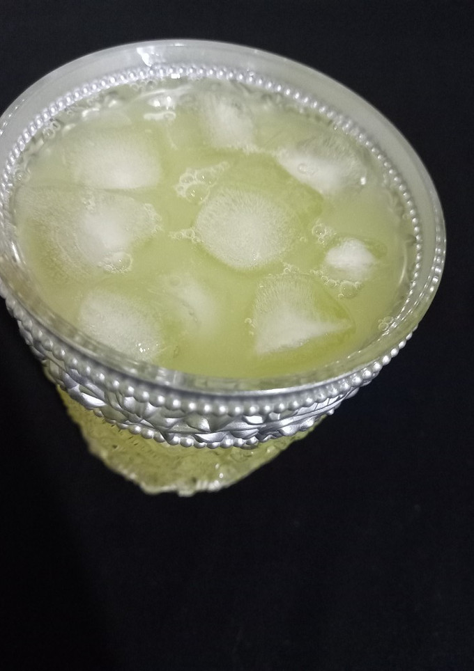 A picture of Melon cucumber juice.