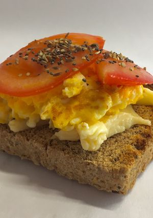 Una foto de Tostada express para tu desayuno/merienda 🍳