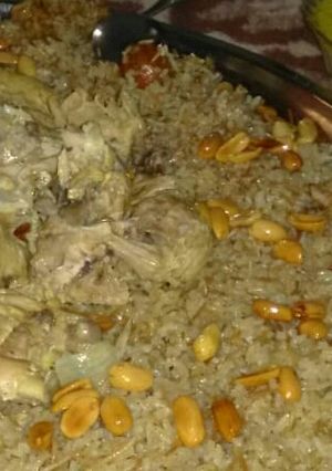 صورة لوصفة رز بشعيريه وشاكريه مع الدجاج