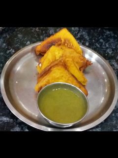 ब्रेड पकौड़ा (bread pakoda recipe in hindi) रेसिपी मुख्य फोटो