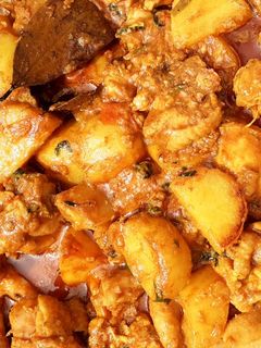 মেথি চিকেন কষা(methi chicken kosha recipe in Bengali) রেসিপির প্রধান ছবি