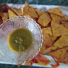 A picture of मक्के के आटे के चिप्स (nachos).
