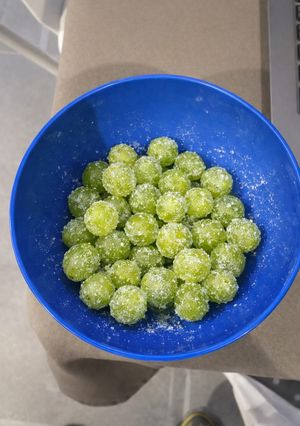 Una foto de Uvas Congeladas Bañadas en Limón o Naranja