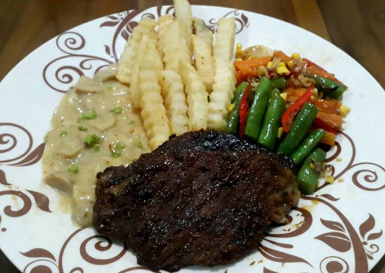 Steak Kampung + Mushroom Sauce