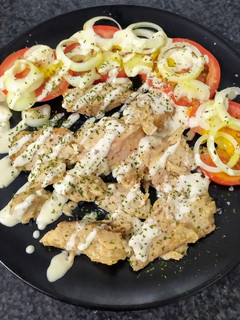 Una foto de Ensalada de tomate y ventresca de atún
