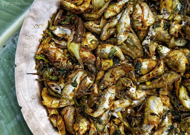 পুঠি মাছ চুঙাত দিয়া /Swam barb fish cooked in Bamboo tubes