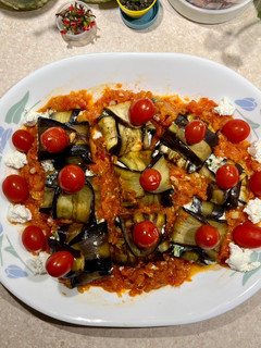 عکسی از دستور بقچه بادمجون🍆🧀🧄🍅 Eggplant rolls